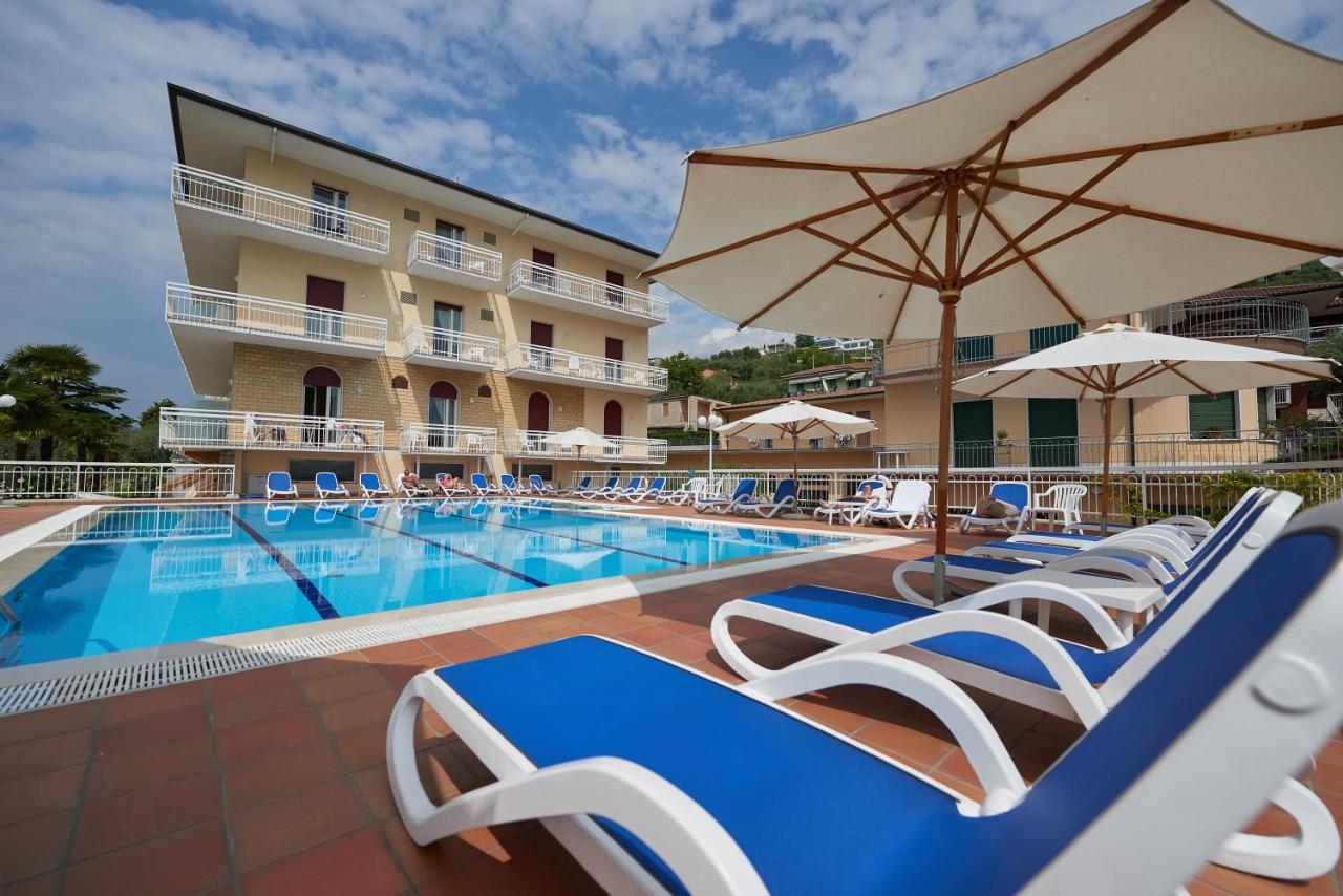 Hotel Benacus Torri del Benaco Bagian luar foto