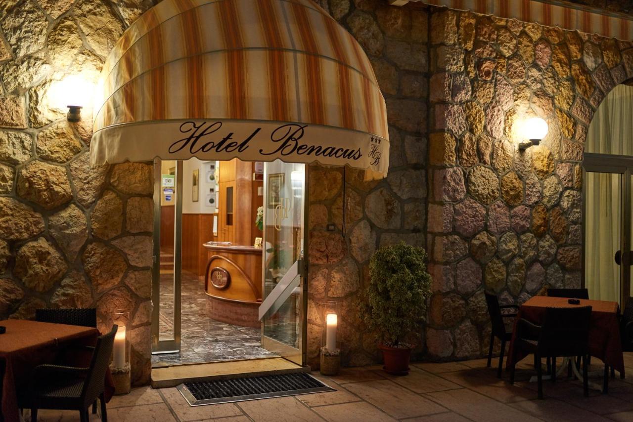 Hotel Benacus Torri del Benaco Bagian luar foto
