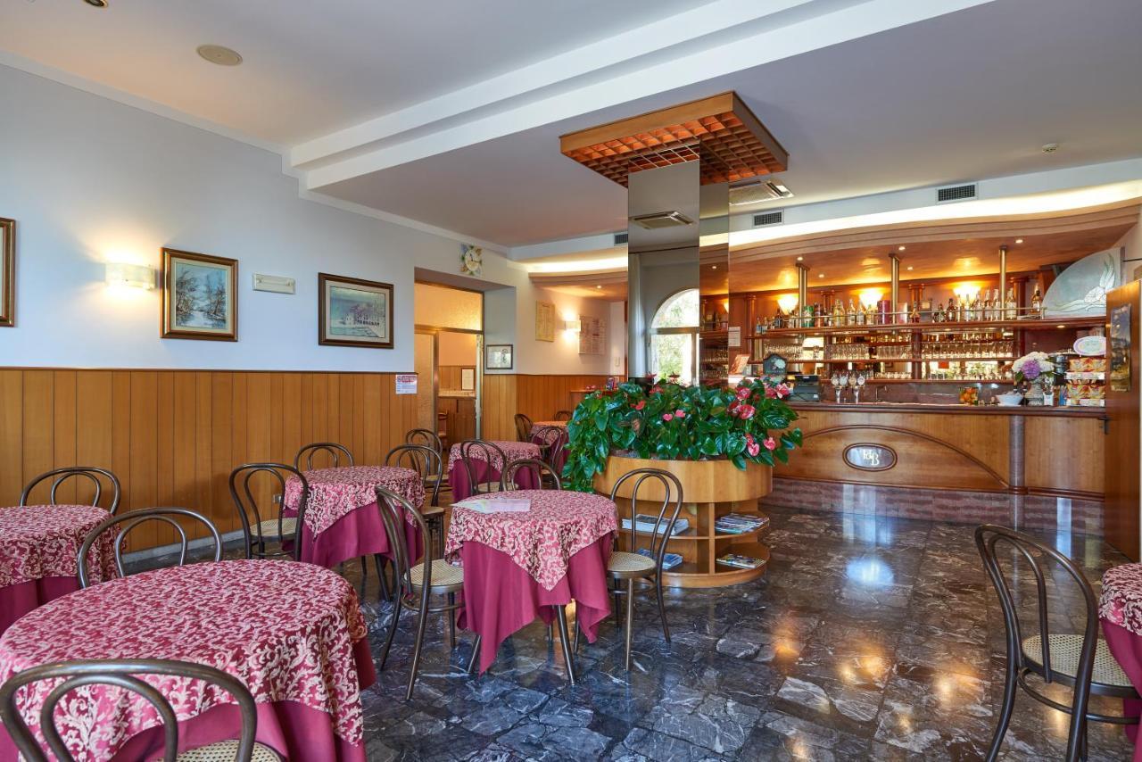 Hotel Benacus Torri del Benaco Bagian luar foto
