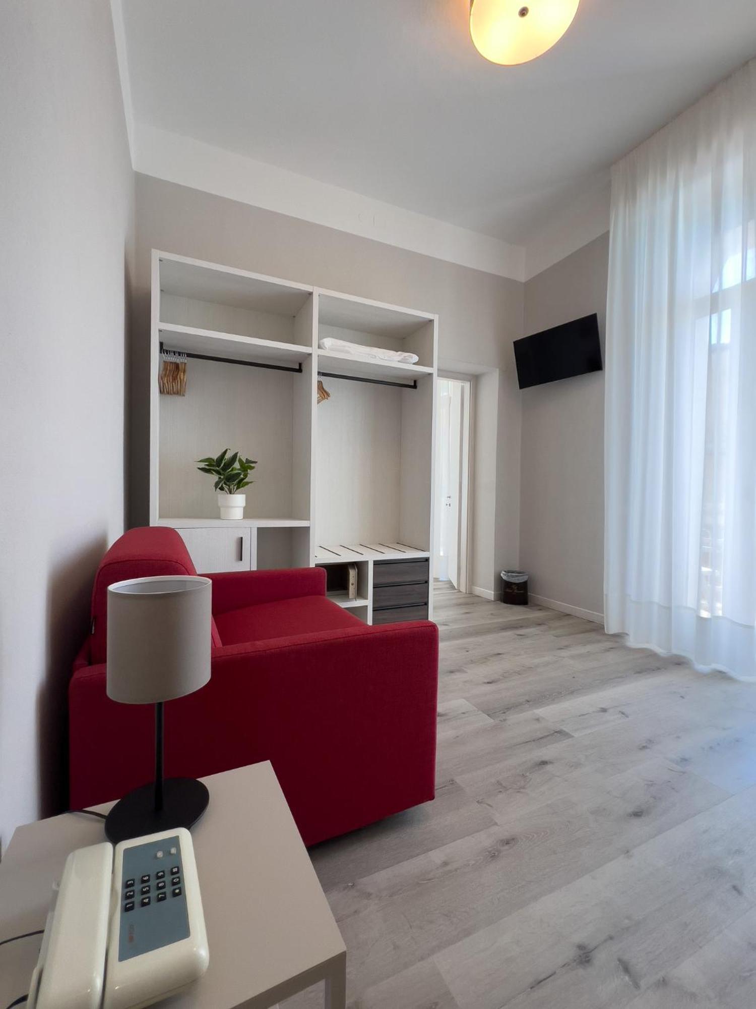 Hotel Benacus Torri del Benaco Bagian luar foto