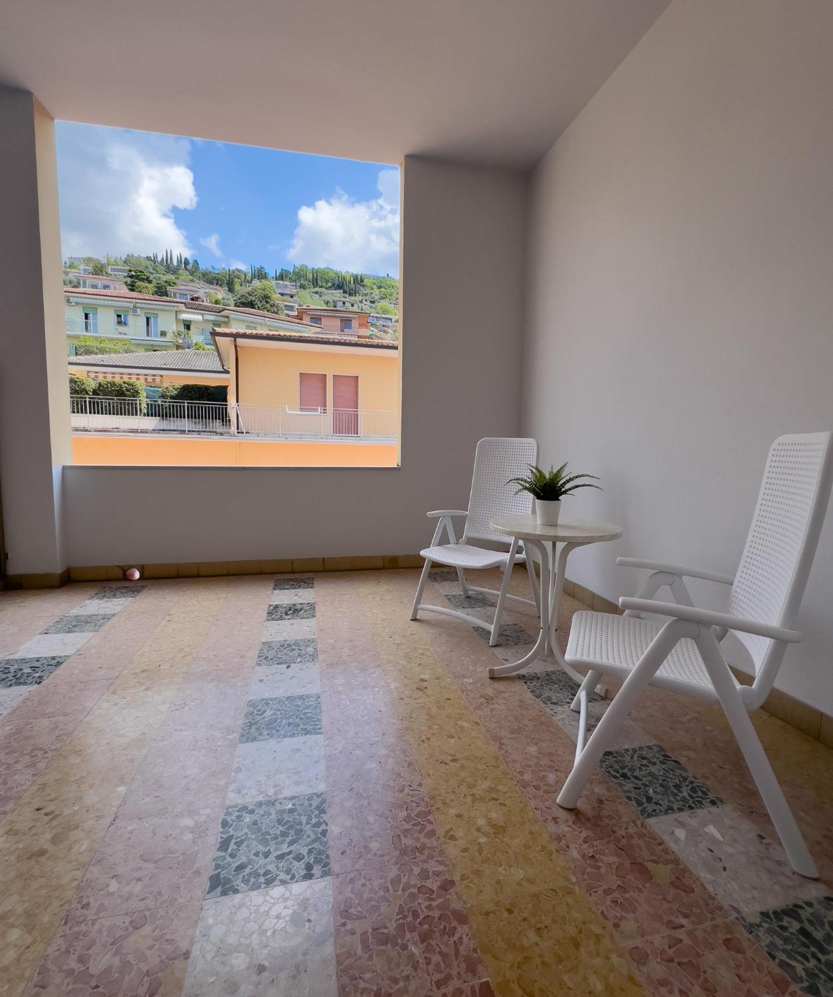 Hotel Benacus Torri del Benaco Bagian luar foto