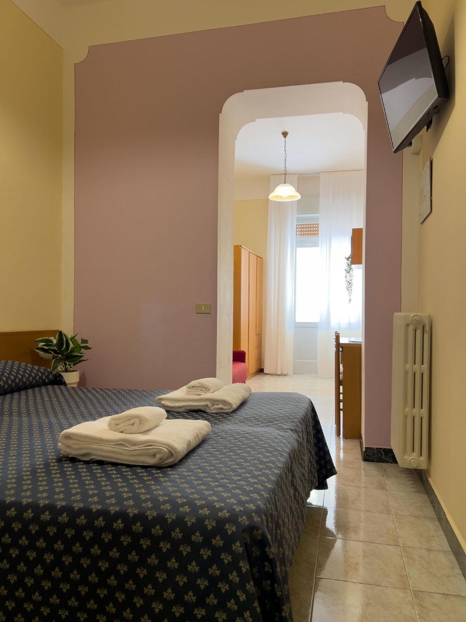 Hotel Benacus Torri del Benaco Bagian luar foto