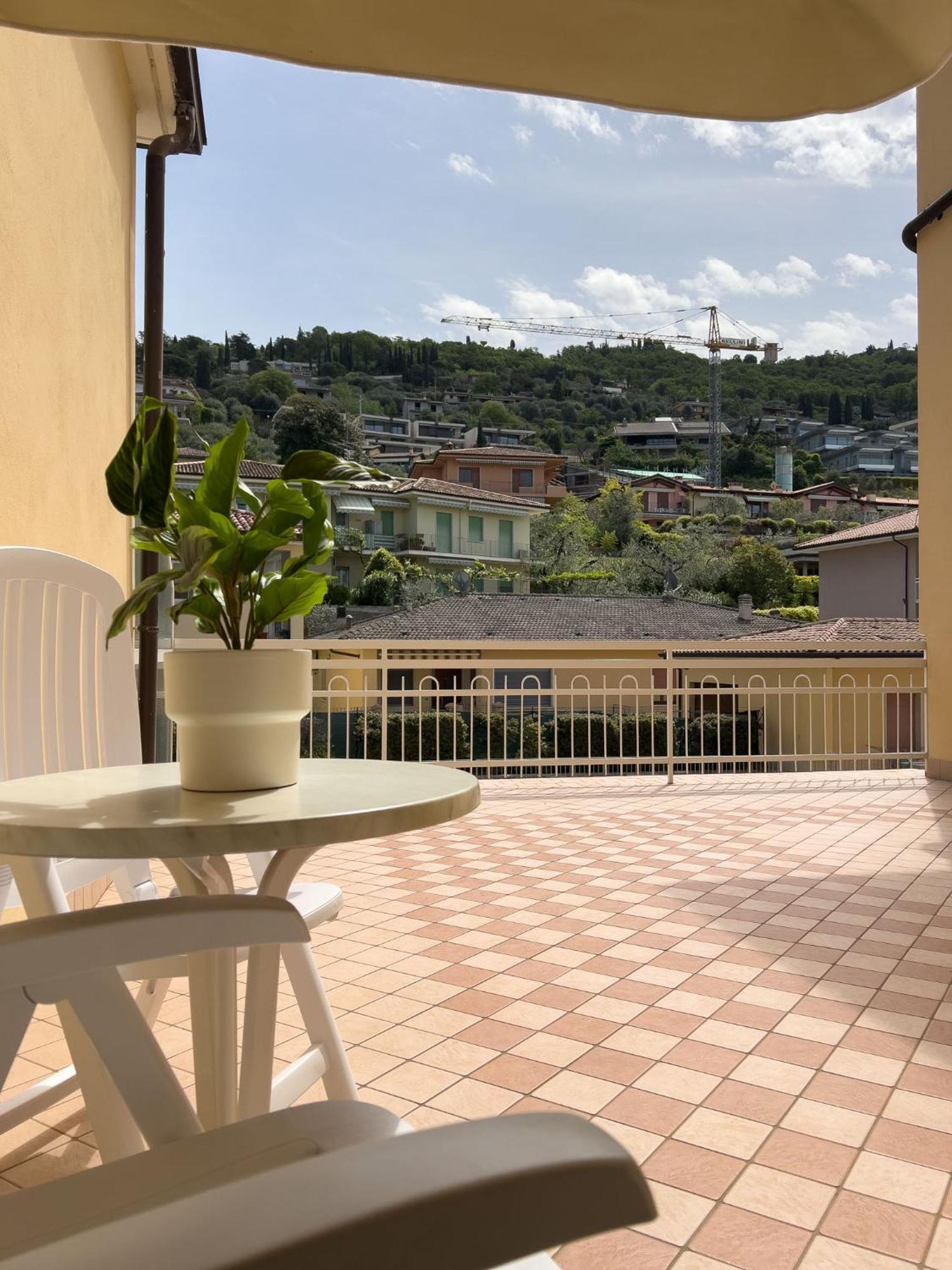 Hotel Benacus Torri del Benaco Bagian luar foto
